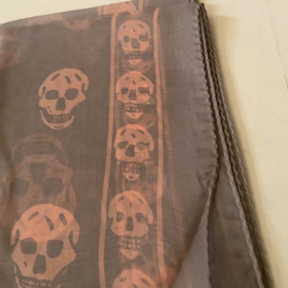 COPY - Alexander McQueen silk scarf - Picture 7 of 13